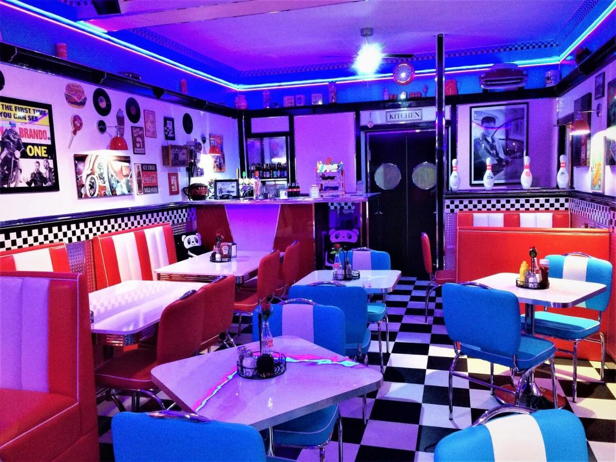 Cadillac Kustomz Hotel - Breakfast Available Rothesay Zewnętrze zdjęcie